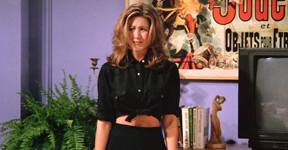 Does Jennifer Aniston still Wears Clothes And Shoes Taken From The Friends Set?