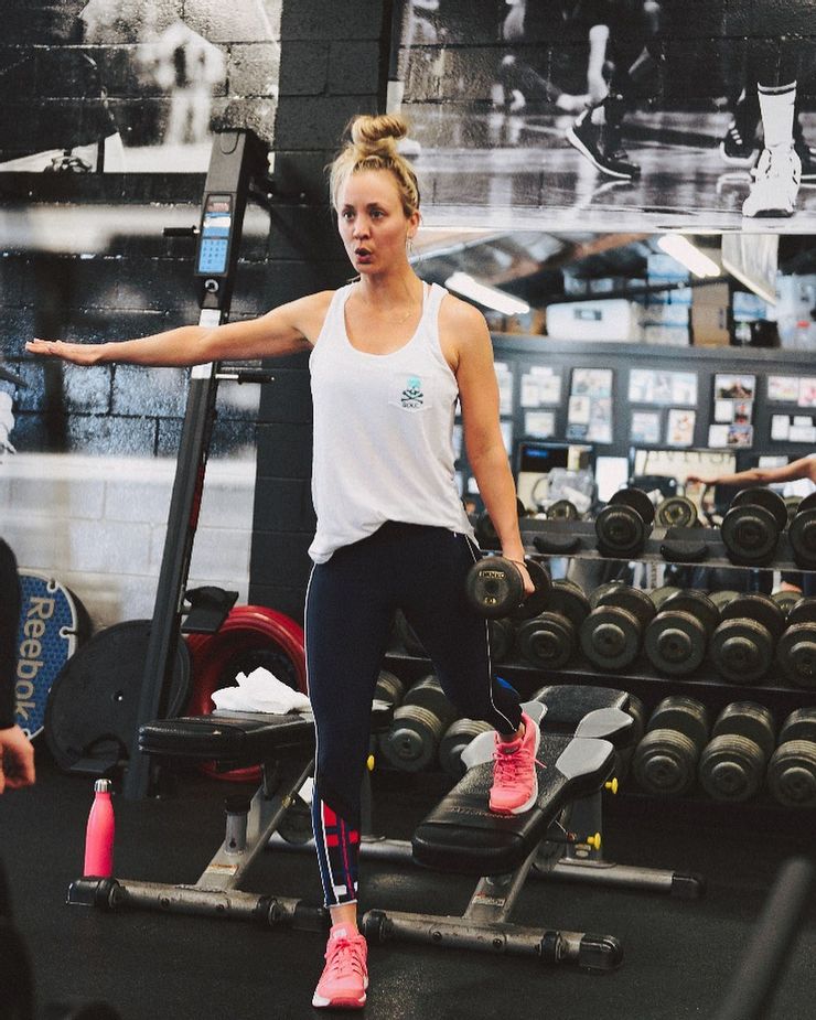 Kaley Cuoco Doing Workout