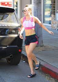 kaley cuoco in hot yoga dress