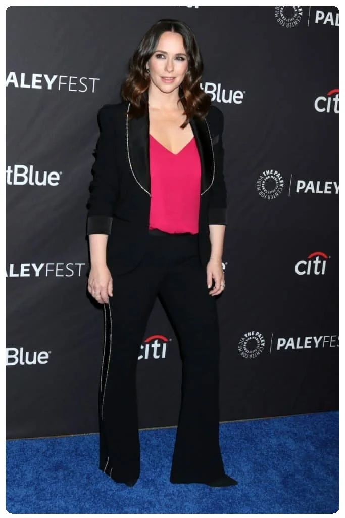 Jennifer-Love-Hewitt-at-the-PaleyFest-Event-683x1024