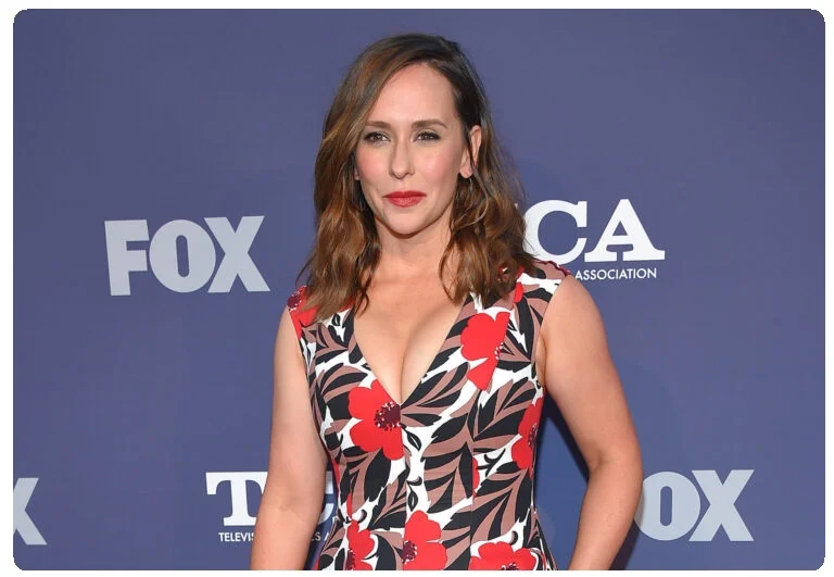 Jennifer Love Hewitt’s Weight Height, Net Worth, Fun Facts & More