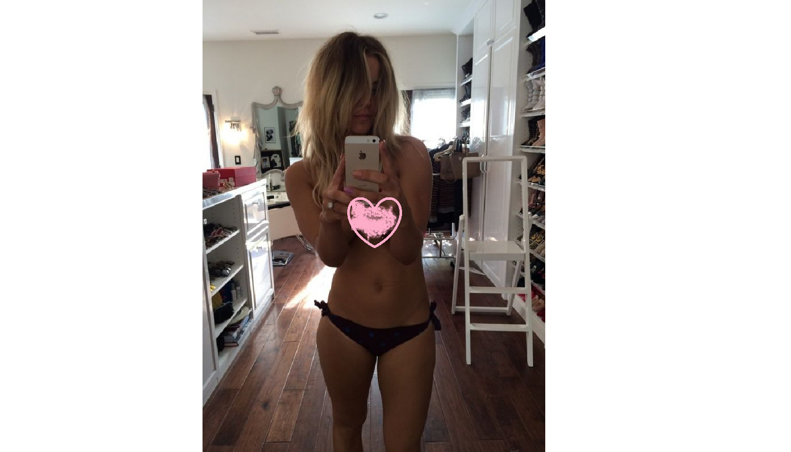 Kaley Cuoco Bikini Selfie 2