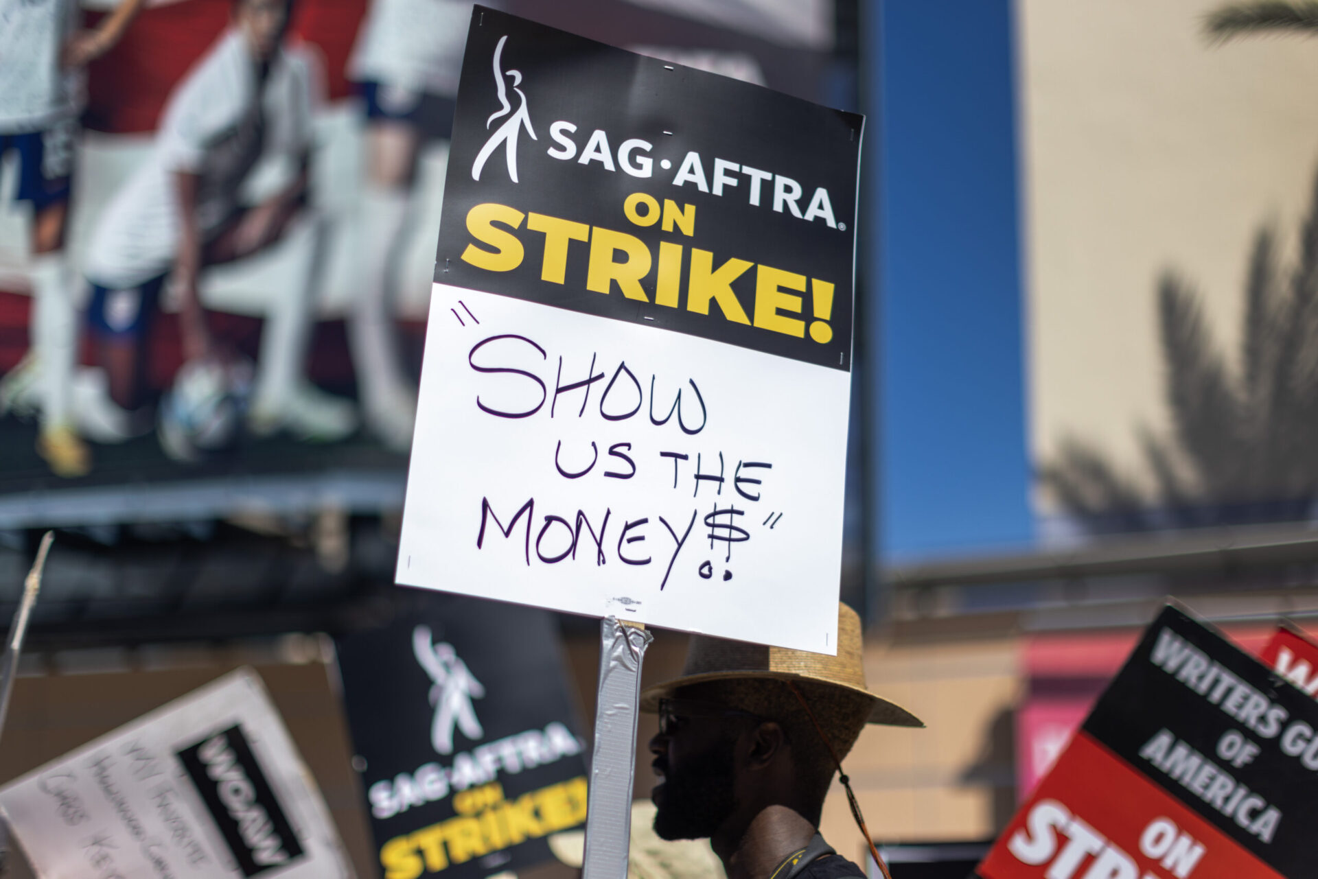 SAG-AFTRA, AMPTP Reach Tentative Deal – TVLine