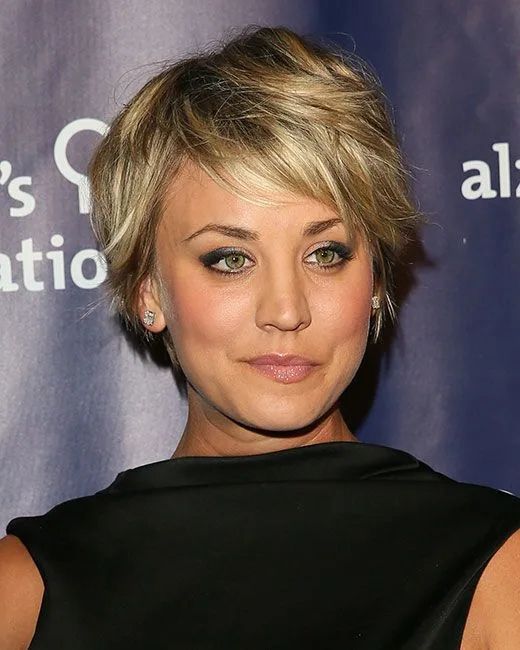 KALEY CUOCO IN BOB CUT 