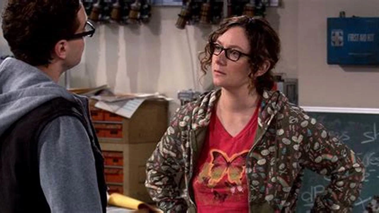 Sarah Gilbert as Leslie Winkle in The Big Bang Theory | Warner Bros.